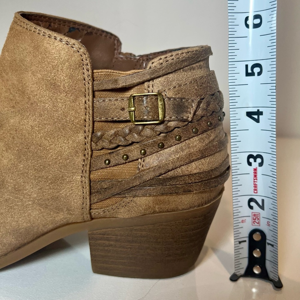 Fergalicious BRAWN Brown Tan Booties Heel Size 7 Zip Up - Picture 7 of 10